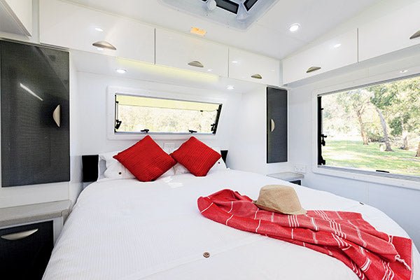 2016 BAV: Sunseeker Desert Storm - Caravan World Australia