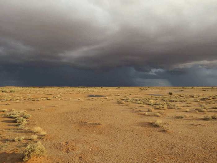 A storm brewing near William Creek on the Oodnadatta Track