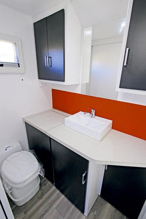 Billabong Grove 186 Caravan Review - Caravan World Australia