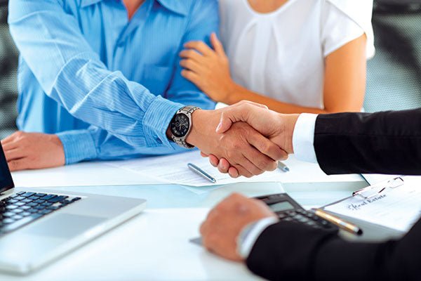 Caravan finance: broker vs bank - Caravan World Australia