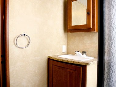 CruiseRV Fun Finder X caravan - Caravan World Australia