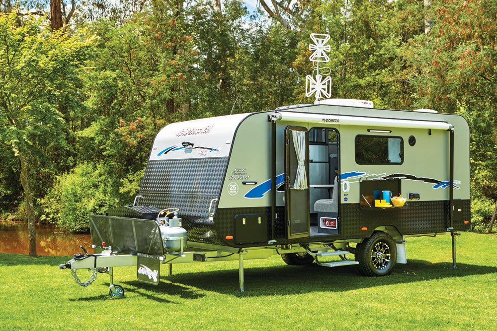 DIY folding picnic table - Caravan World Australia