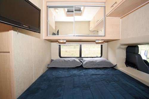 EARTHCRUISER OUTBACK MOTORHOME REVIEW - Caravan World Australia