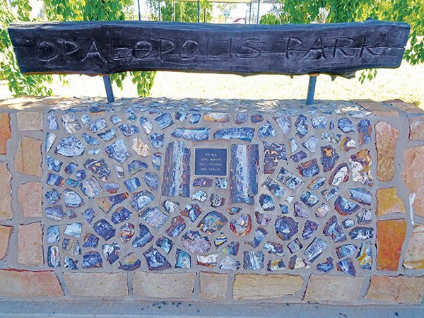 EROMANGA ROYAL HOTEL, QLD - Caravan World Australia