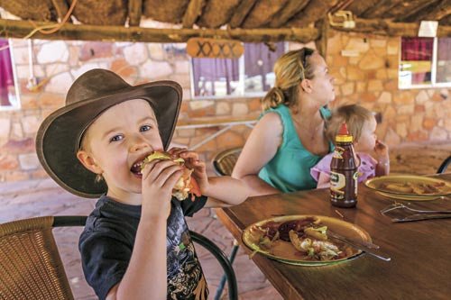 FAMILY CARAVANNING: " THE FAMILY THAT MEALS TOGETHER, DEALS TOGETHER" - Caravan World Australia