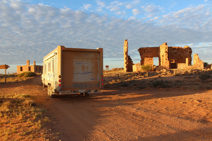 Must know tips for outback travel and desert driving - Caravan World Australia