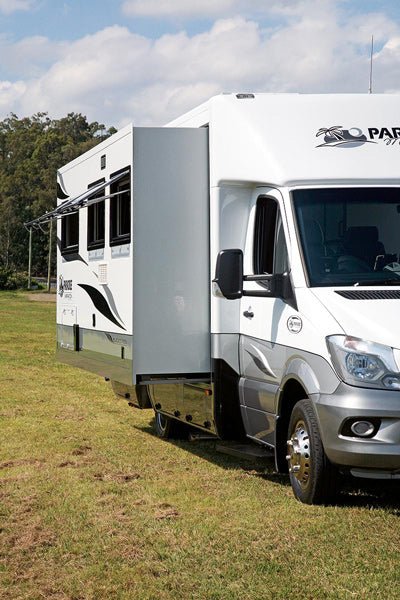 Paradise Inspiration Supreme Black Edition: Review - Caravan World Australia