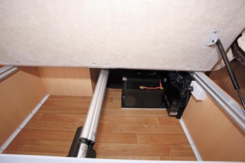 PARADISE OASIS DELUXE MOTORHOME REVIEW - Caravan World Australia