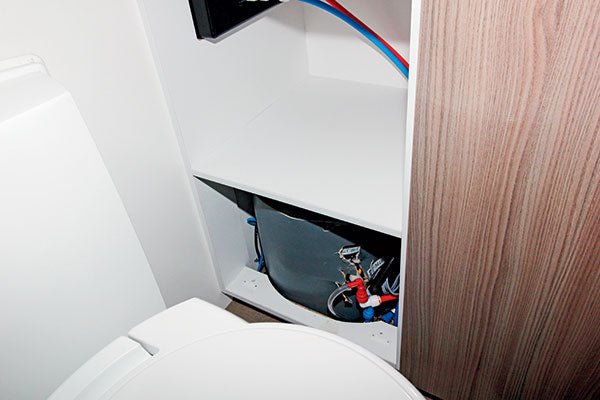 Replacing a hot water system tank - Caravan World Australia