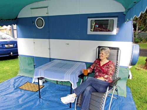 Retro 1950s Blue Caravan - Caravan World Australia