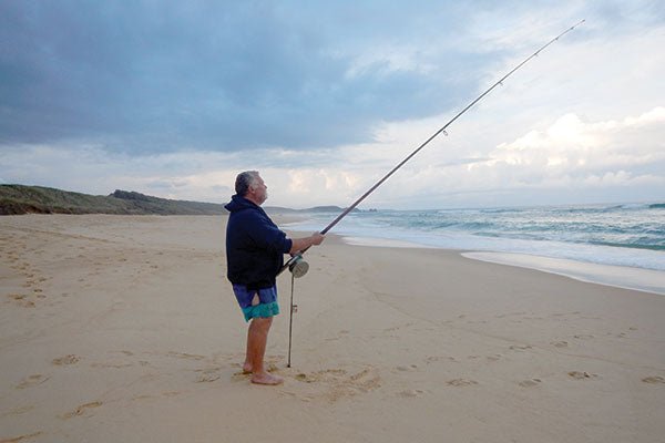 Surf beach fishing - Caravan World Australia