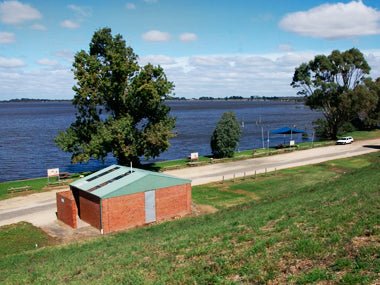 Surprise Van Park Finds - Caravan World Australia