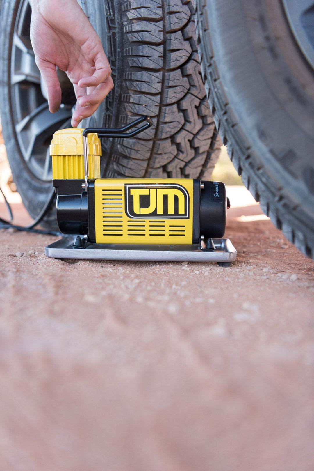 TJM portable compressor – Caravan World
