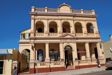 TOP SPOTS: CHARTERS TOWERS - Caravan World Australia