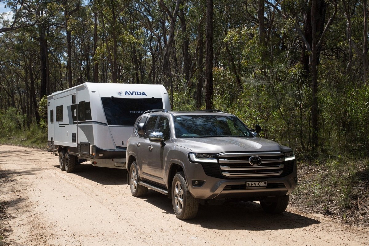 Toyota LandCruiser 300 Sahara Tow Test - Caravan World Australia