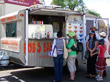 VINTAGE VANS: MY KITCHEN ROLLS - Caravan World Australia