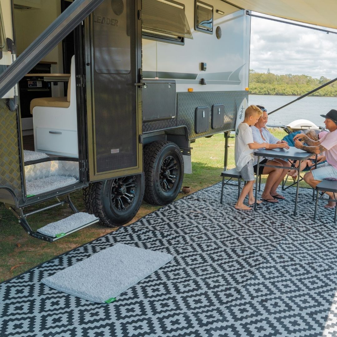 Muk Mat Medium Caravan Bundle in Light Grey
