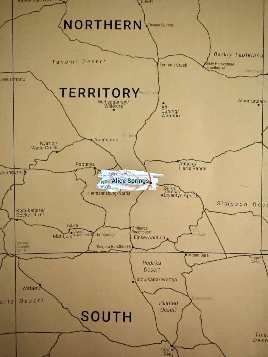 Hema's Australia Scratch Map - Hema Maps - 9781922668929 - Caravan World