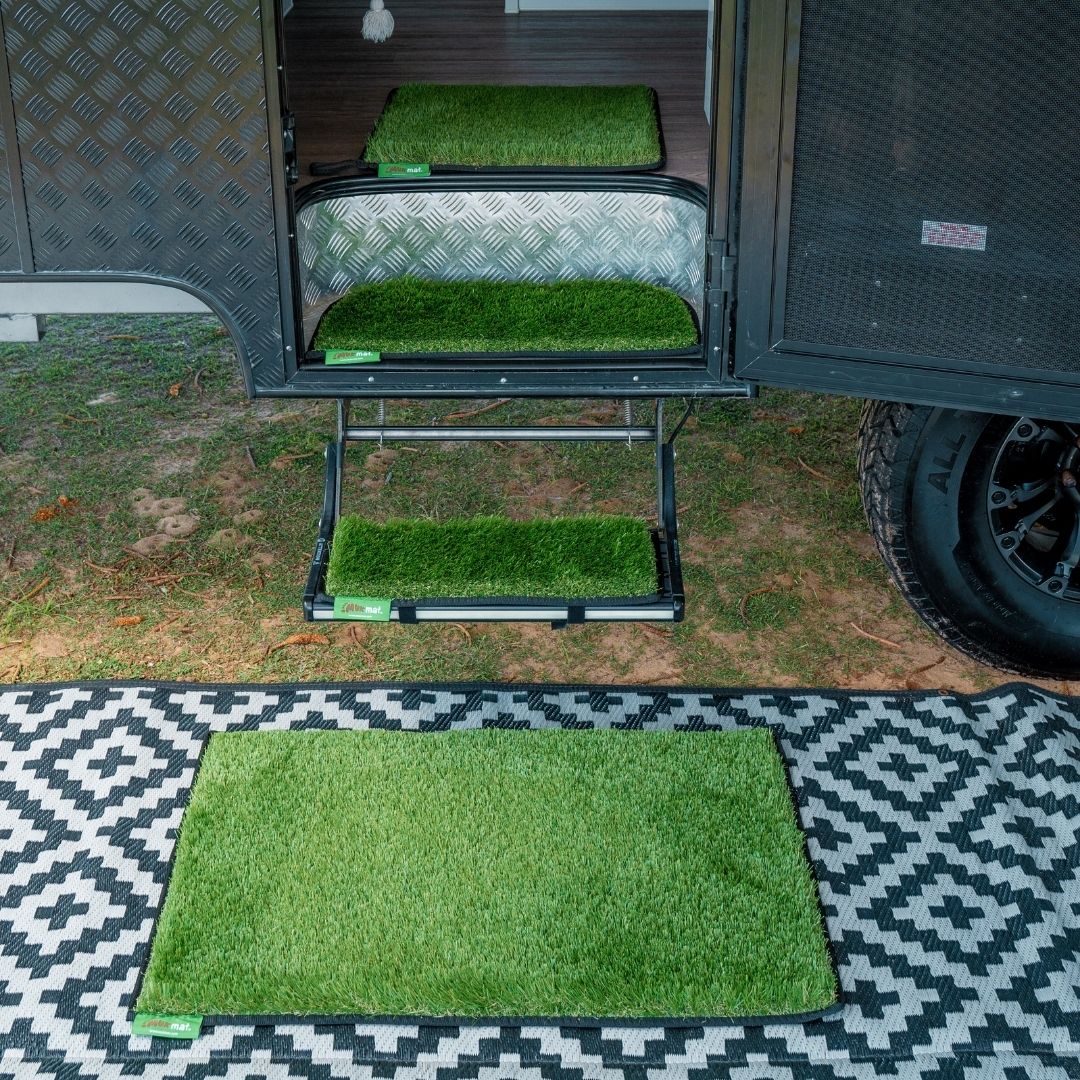 Muk Mat Steps - Green with Black Pitch Edging - Muk Mat - MUK-MAT-GRN-PB-STEP -Caravan World